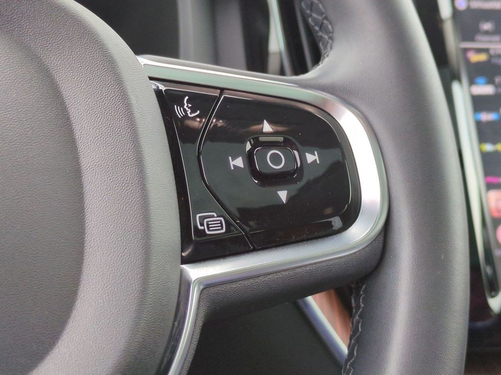 Thumbnail: 2024 Volvo XC60 - 32