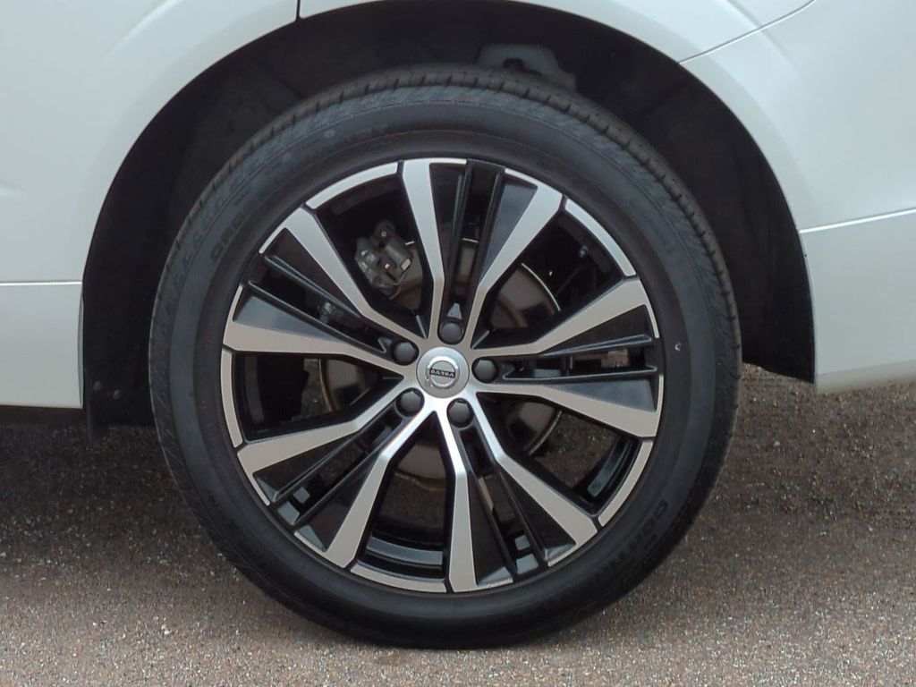 Thumbnail: 2024 Volvo XC60 - 8