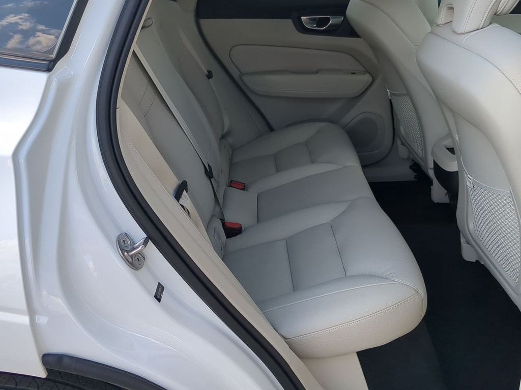 Thumbnail: 2024 Volvo XC60 - 26