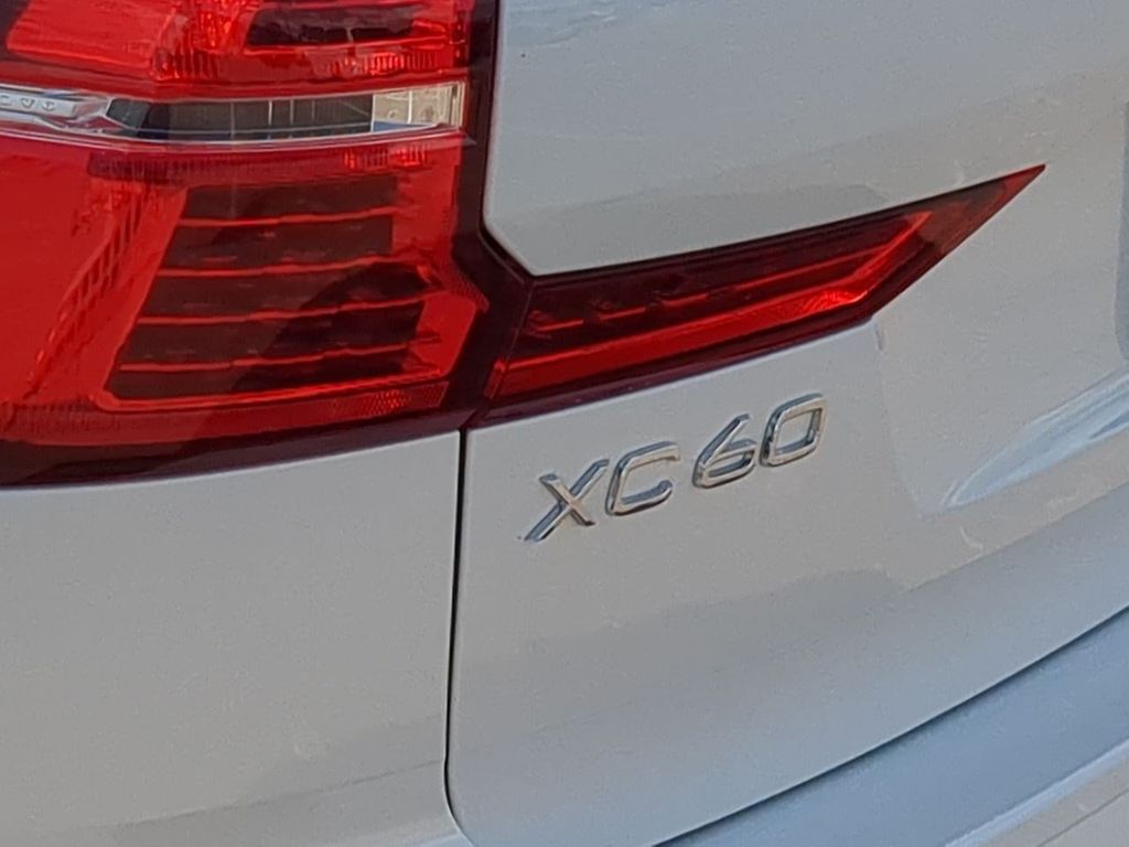 Thumbnail: 2024 Volvo XC60 - 23