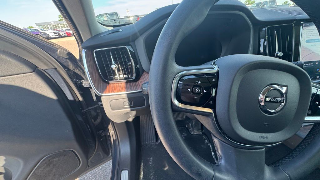 Thumbnail: 2024 Volvo XC60 - 2