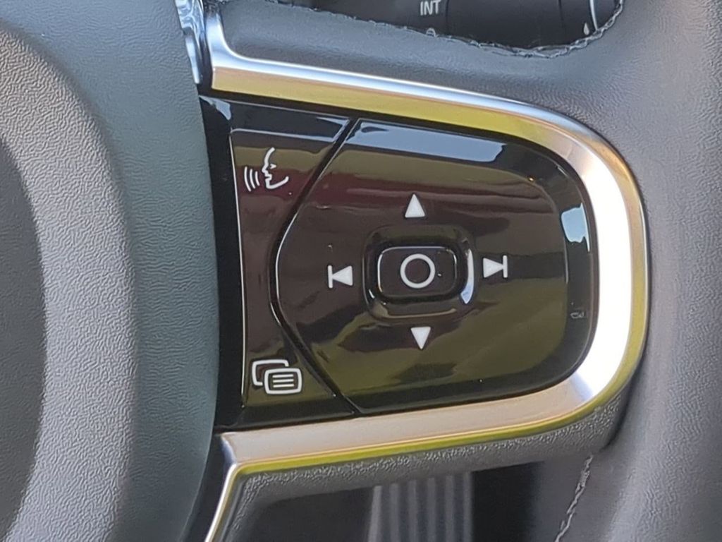 Thumbnail: 2024 Volvo XC60 - 27