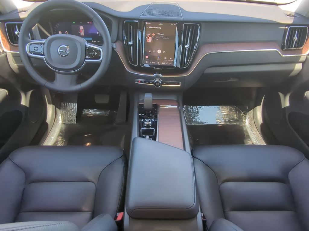 Thumbnail: 2024 Volvo XC60 - 9