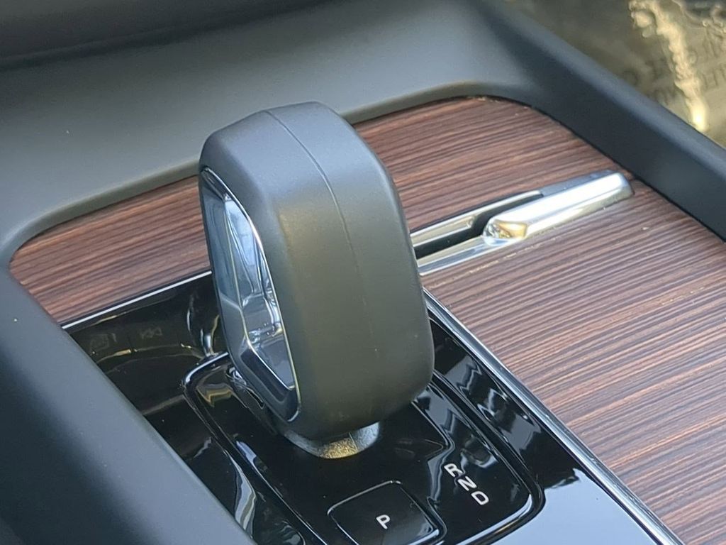 Thumbnail: 2024 Volvo XC60 - 15