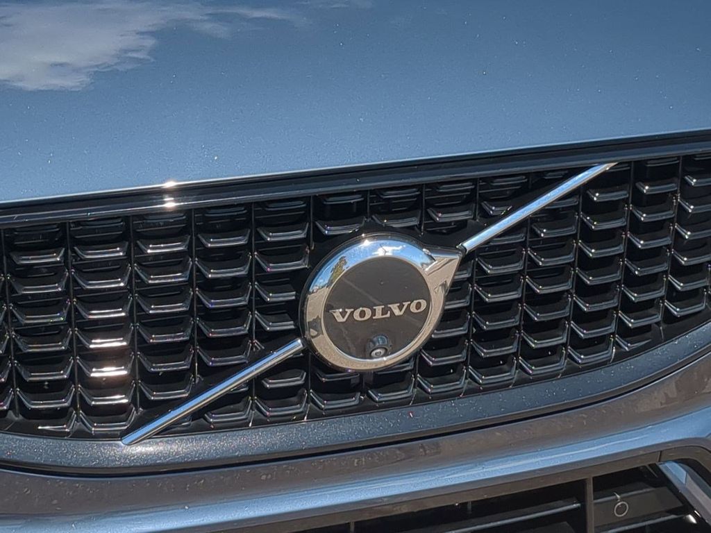 Thumbnail: 2024 Volvo XC60 - 7