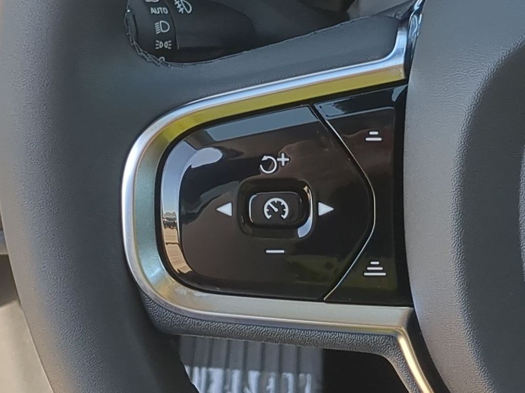 Thumbnail: 2024 Volvo XC60 - 26