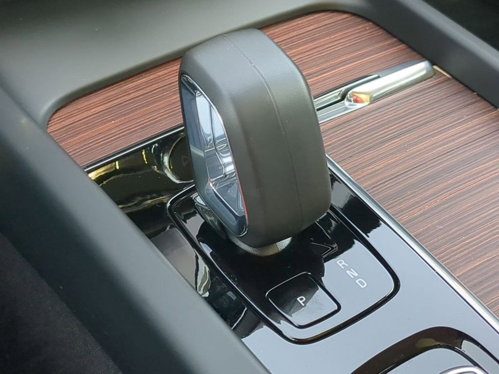 Thumbnail: 2024 Volvo XC60 - 15