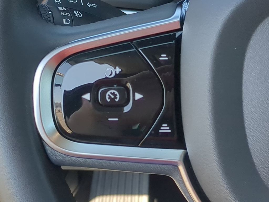 Thumbnail: 2024 Volvo XC60 - 26