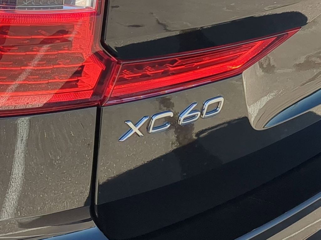 Thumbnail: 2024 Volvo XC60 - 7