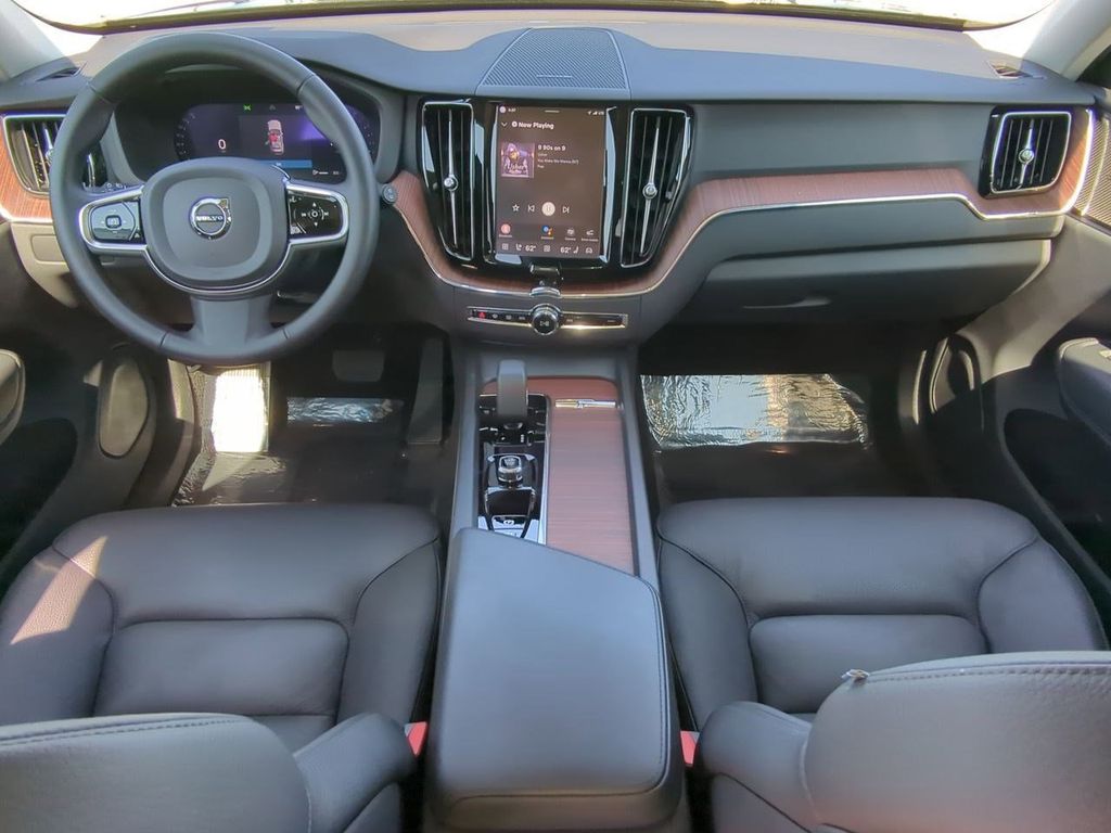 Thumbnail: 2024 Volvo XC60 - 9