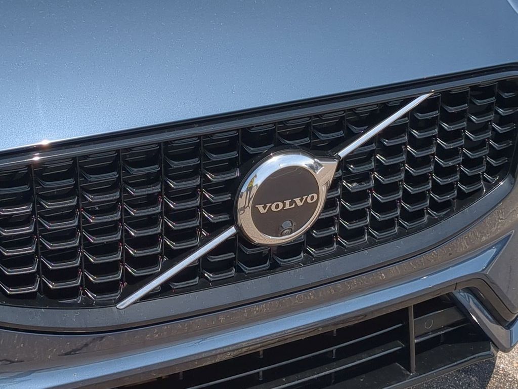 Thumbnail: 2024 Volvo XC60 - 21