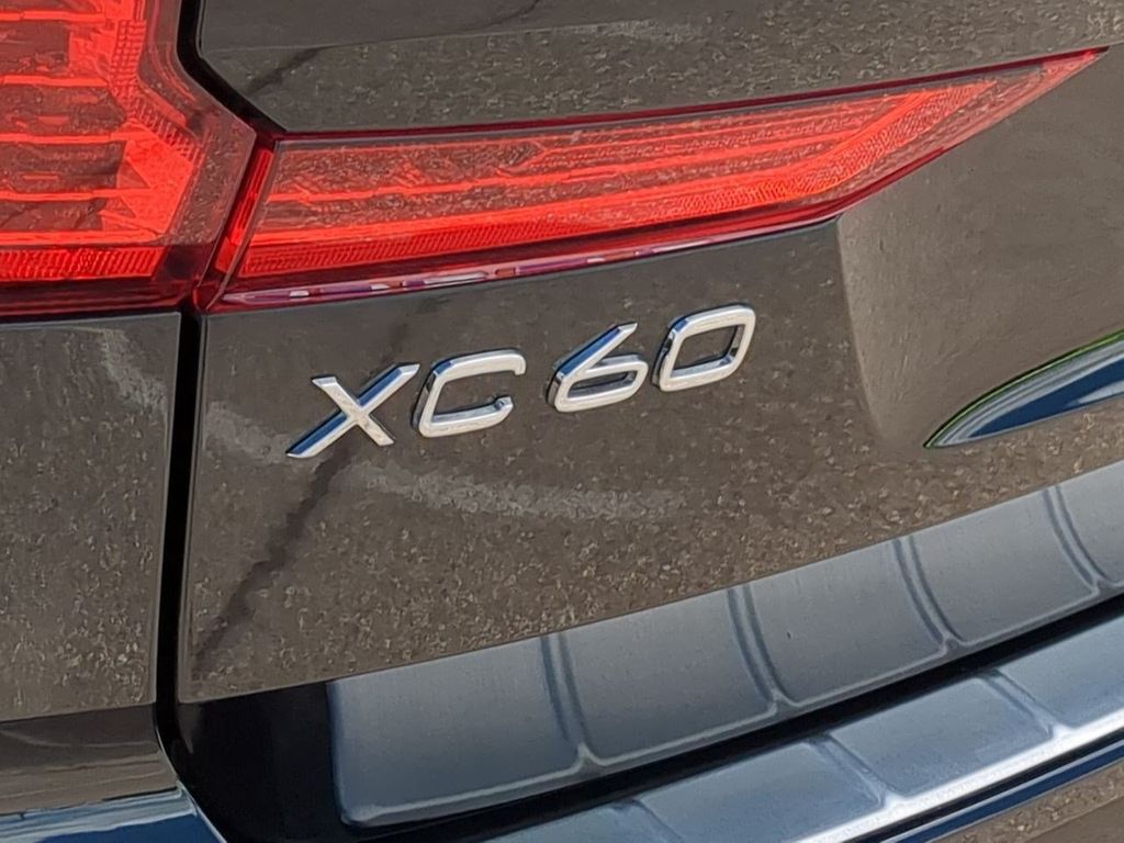 Thumbnail: 2024 Volvo XC60 - 7