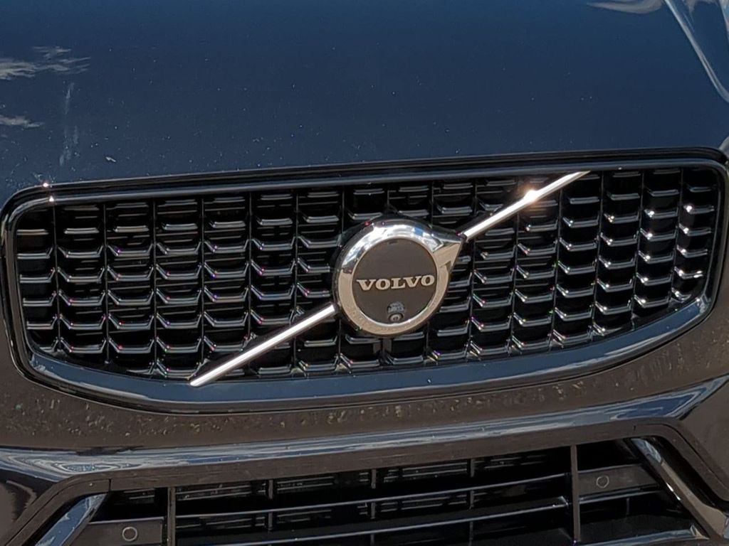 Thumbnail: 2024 Volvo XC60 - 22