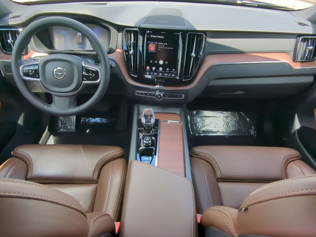 Thumbnail: 2024 Volvo XC60 - 9