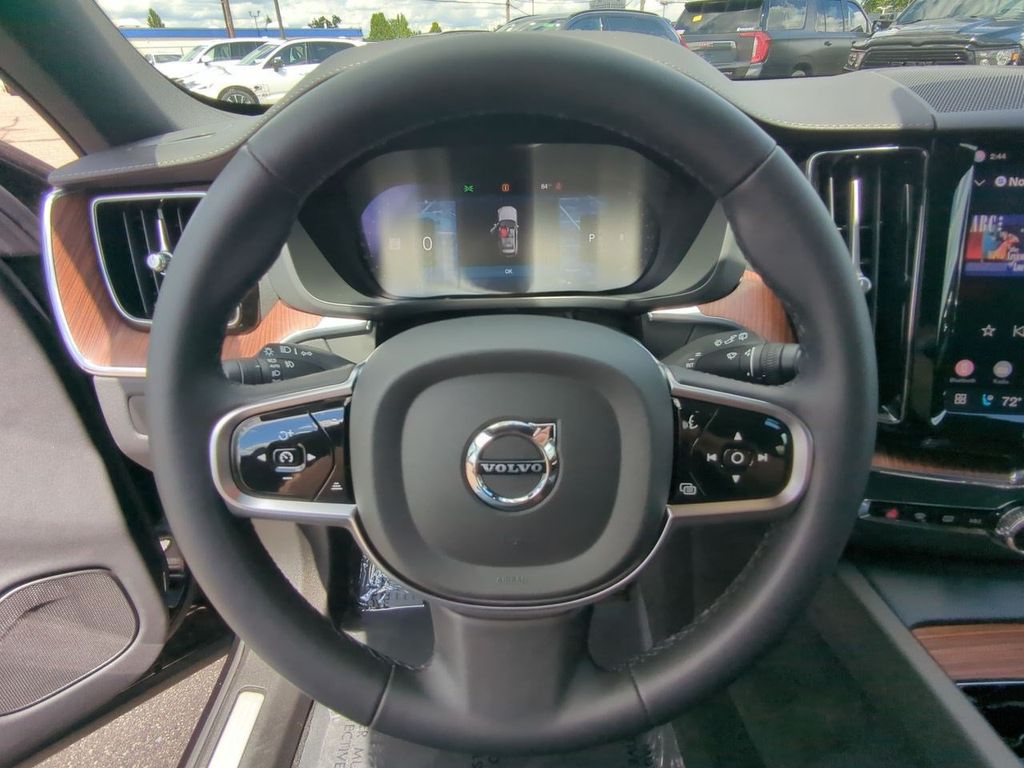 Thumbnail: 2024 Volvo XC60 - 13