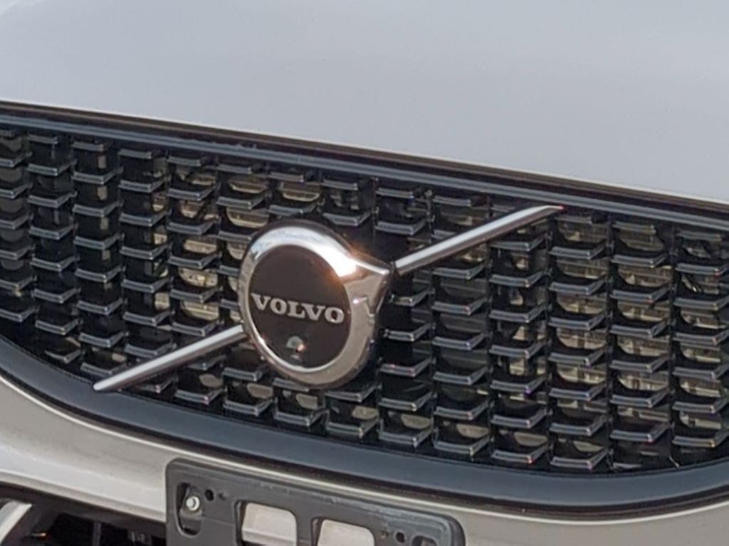 Thumbnail: 2023 Volvo XC60 - 7