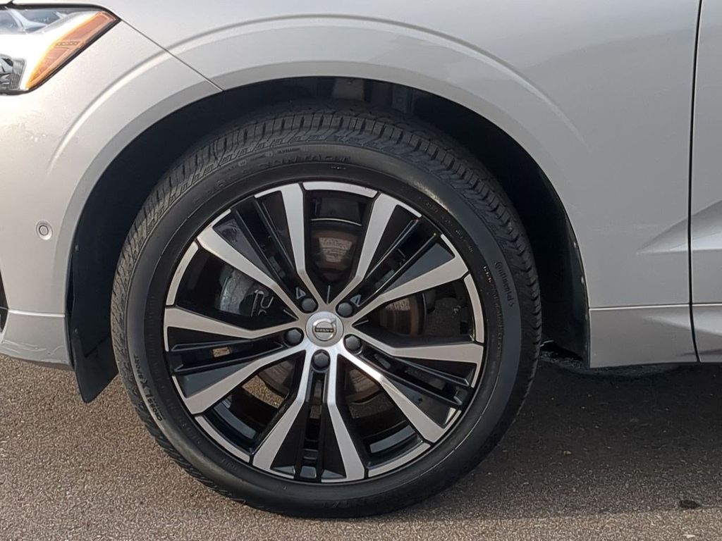 Thumbnail: 2023 Volvo XC60 - 8