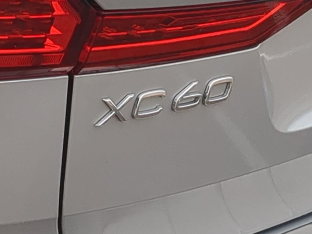 Thumbnail: 2023 Volvo XC60 - 22