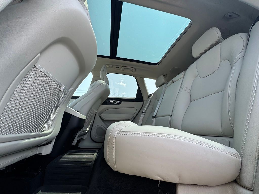 Thumbnail: 2023 Volvo XC60 - 11