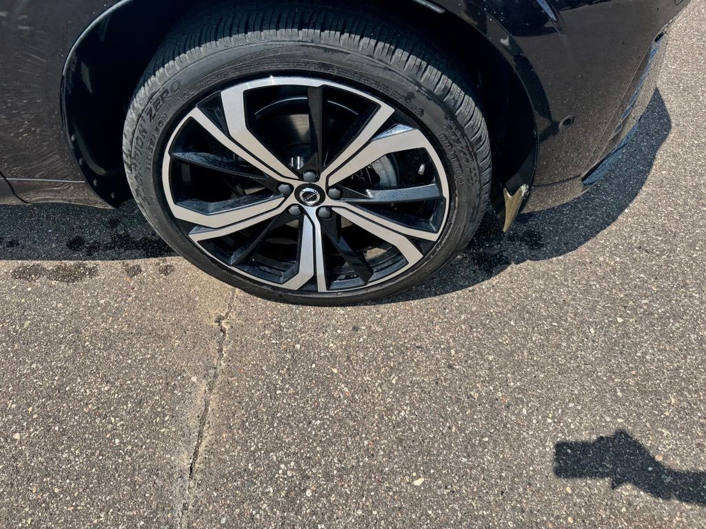 Thumbnail: 2023 Volvo XC60 - 15
