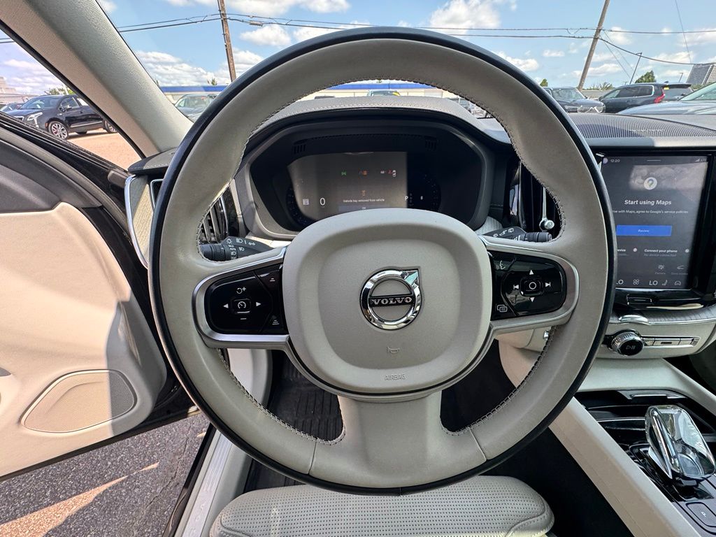Thumbnail: 2023 Volvo XC60 - 2