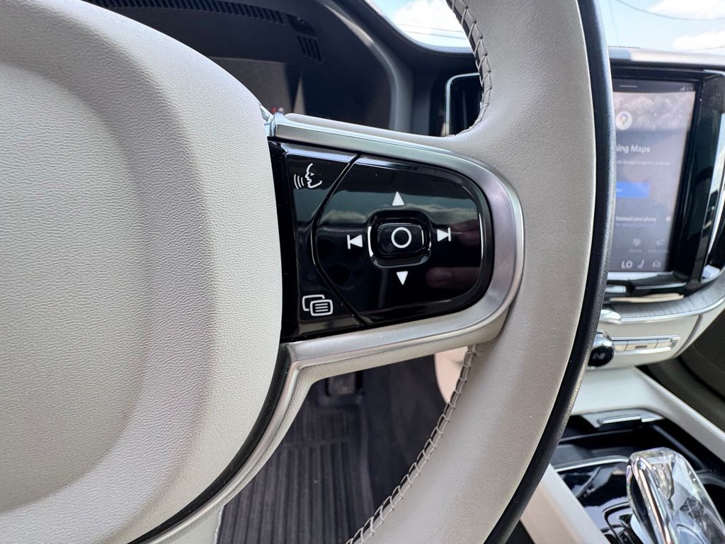 Thumbnail: 2023 Volvo XC60 - 23