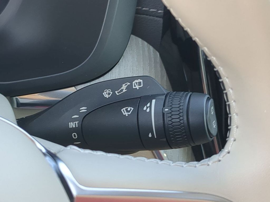 Thumbnail: 2023 Volvo XC60 - 27