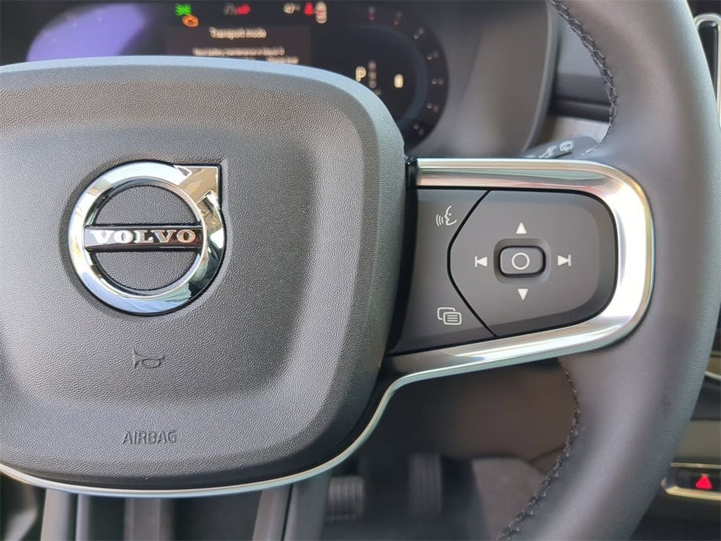 Thumbnail: 2025 Volvo XC40 - 31