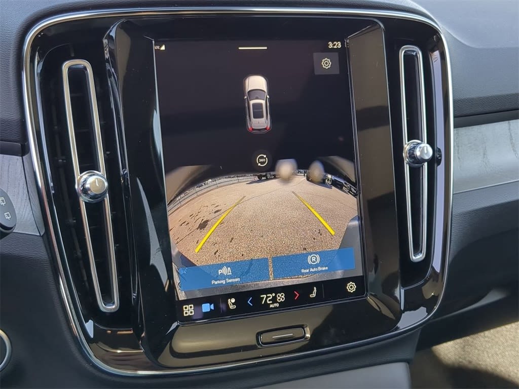 Thumbnail: 2025 Volvo XC40 - 33