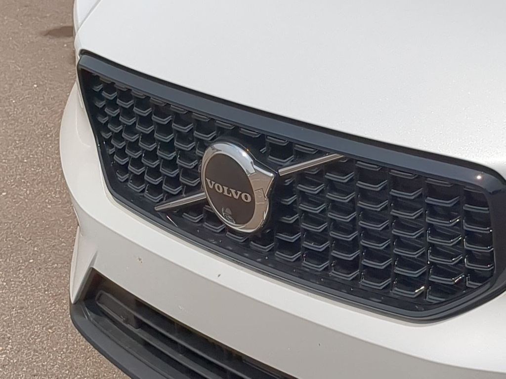 Thumbnail: 2026 Volvo XC40 - 23