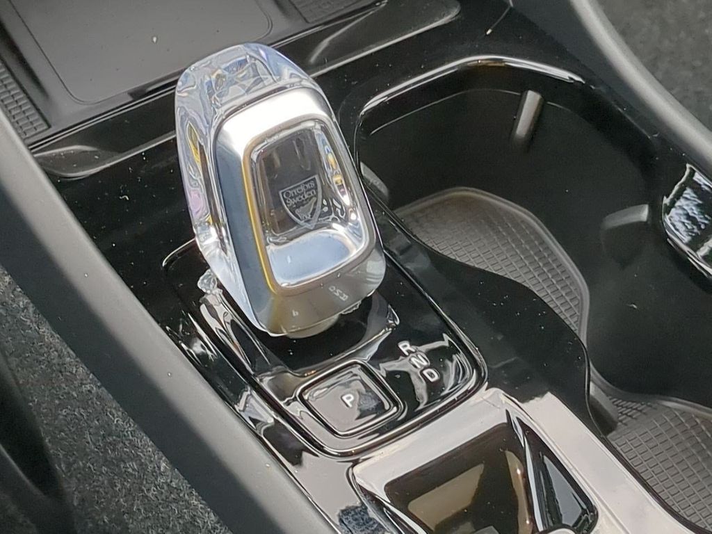 Thumbnail: 2026 Volvo XC40 - 15