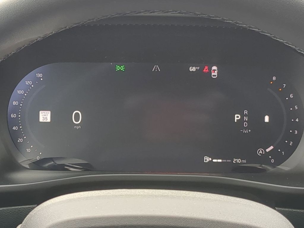 Thumbnail: 2026 Volvo XC40 - 33