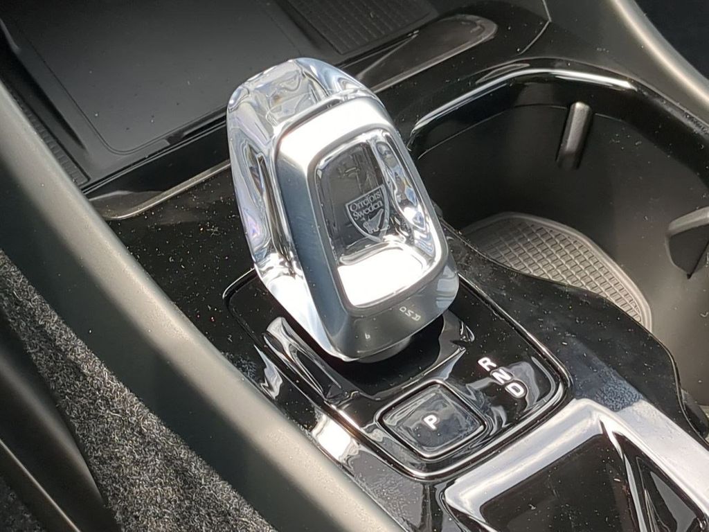 Thumbnail: 2026 Volvo XC40 - 15