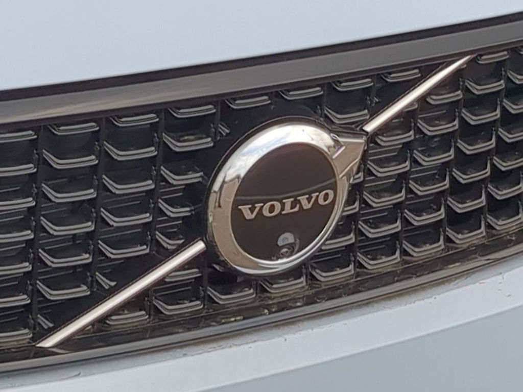 Thumbnail: 2026 Volvo XC40 - 7