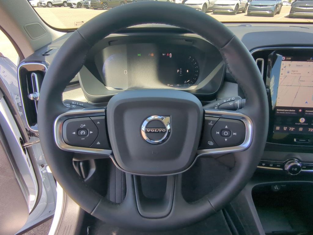 Thumbnail: 2026 Volvo XC40 - 12