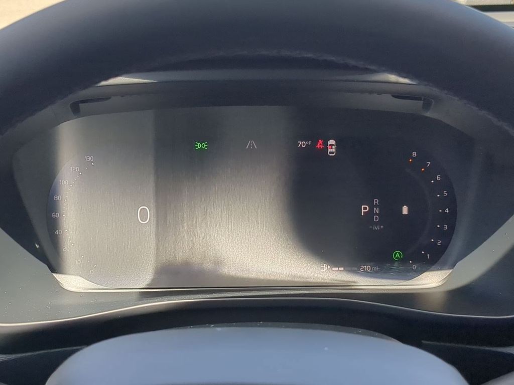 Thumbnail: 2026 Volvo XC40 - 27