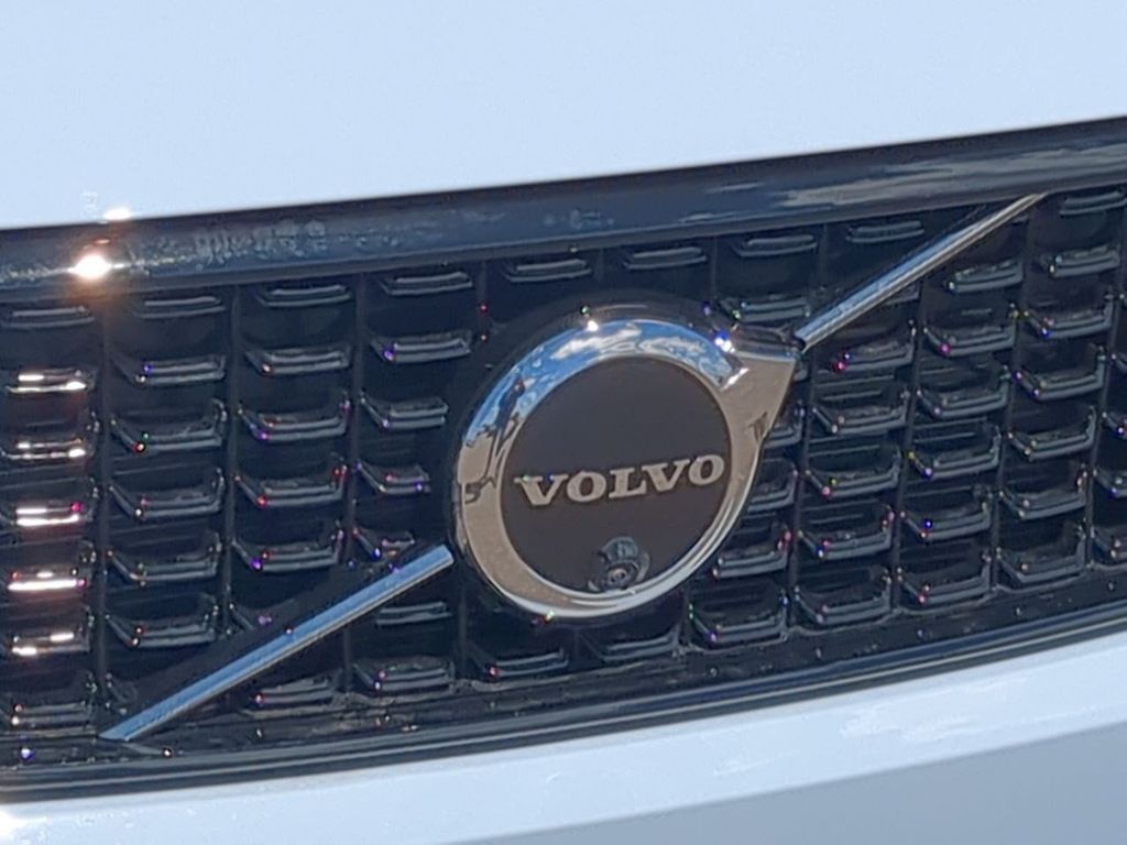 Thumbnail: 2026 Volvo XC40 - 7