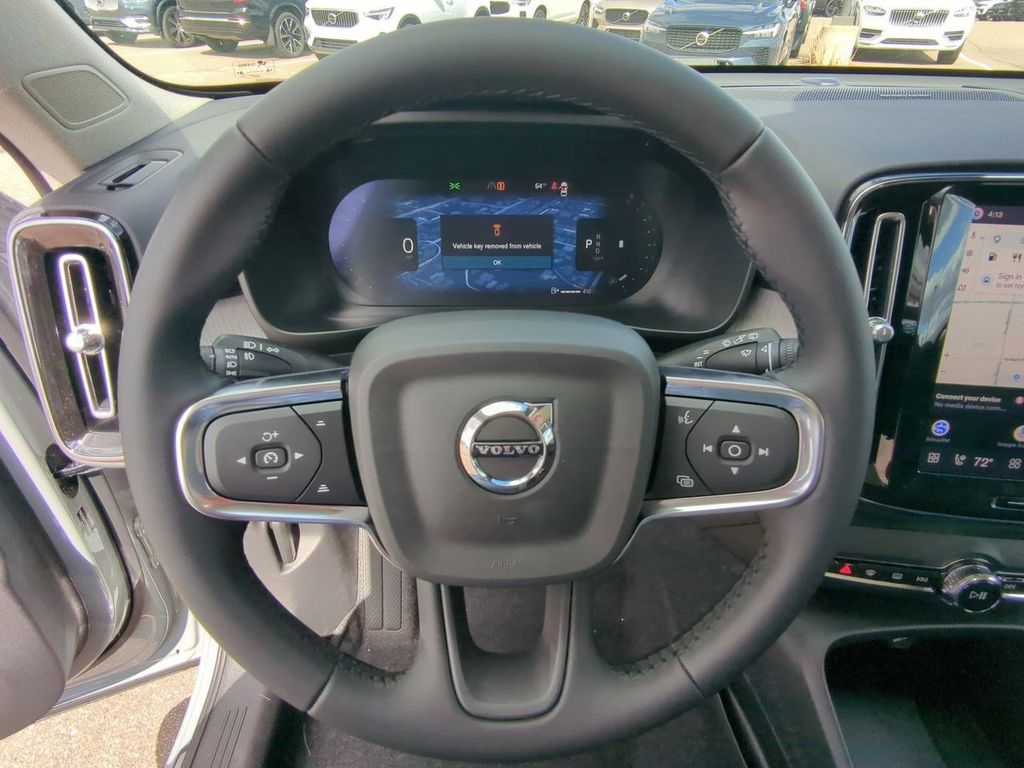 Thumbnail: 2026 Volvo XC40 - 13