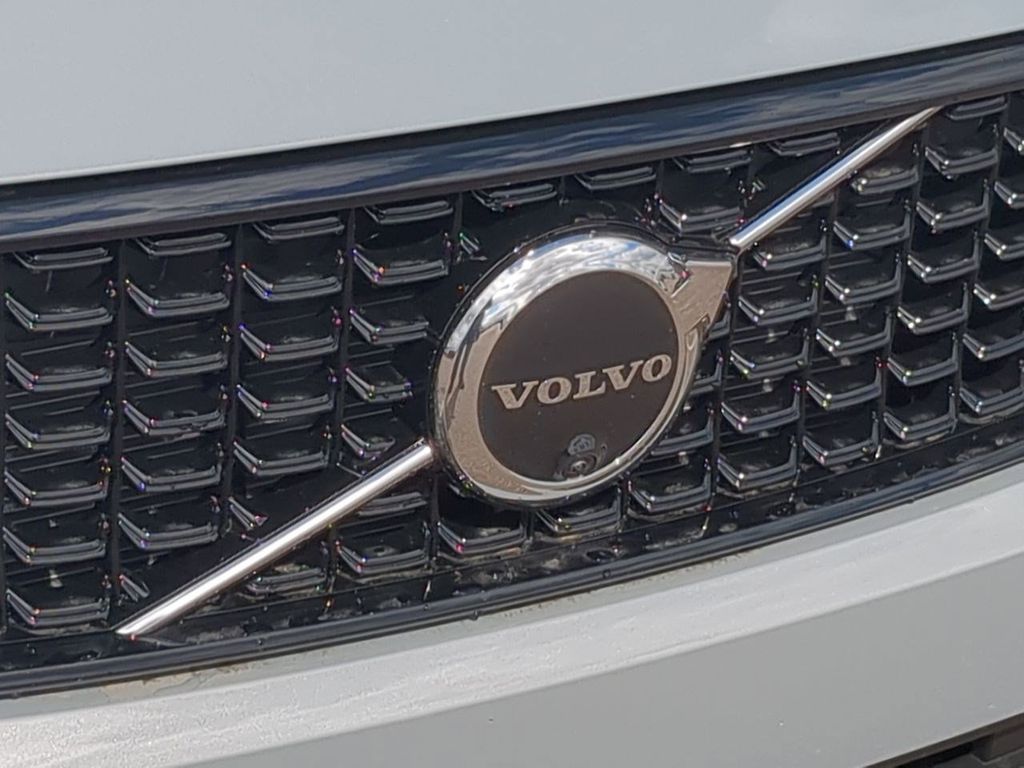 Thumbnail: 2026 Volvo XC40 - 7
