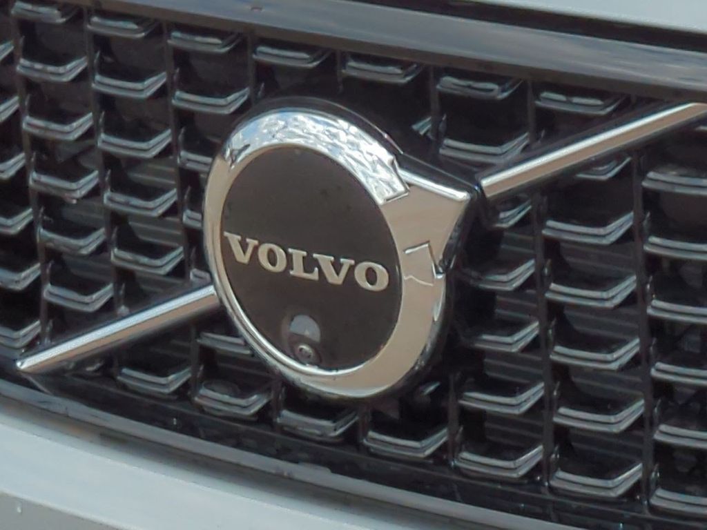Thumbnail: 2026 Volvo XC40 - 7