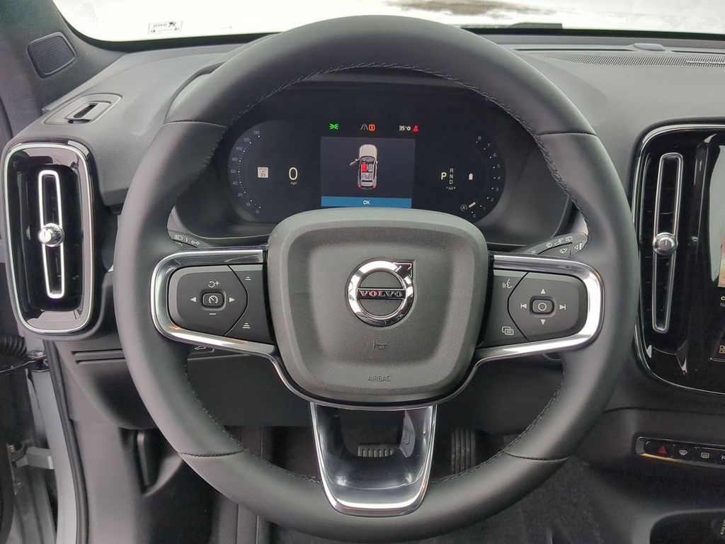 Thumbnail: 2026 Volvo XC40 - 13