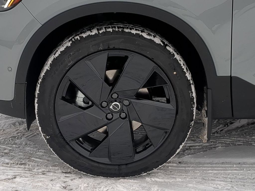 Thumbnail: 2026 Volvo XC40 - 8