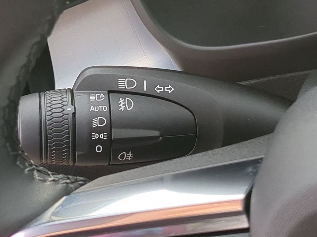 Thumbnail: 2026 Volvo XC40 - 29