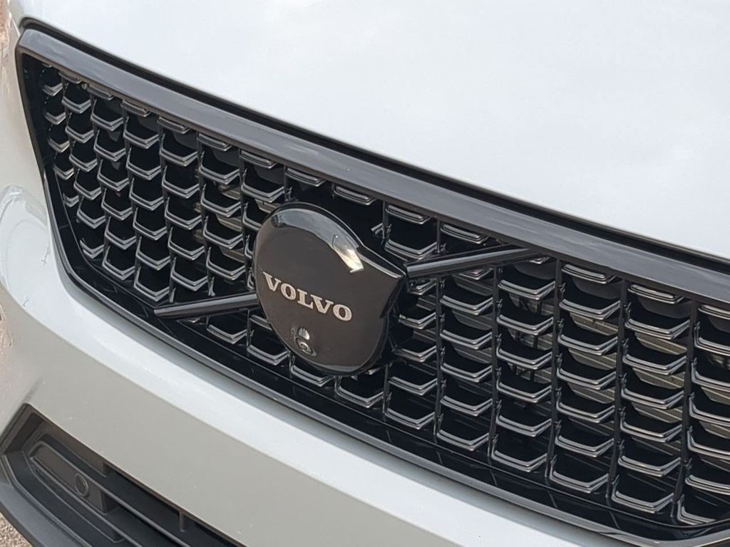 Thumbnail: 2026 Volvo XC40 - 7