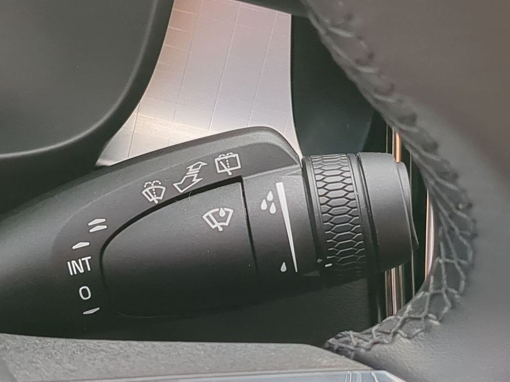 Thumbnail: 2026 Volvo XC40 - 17