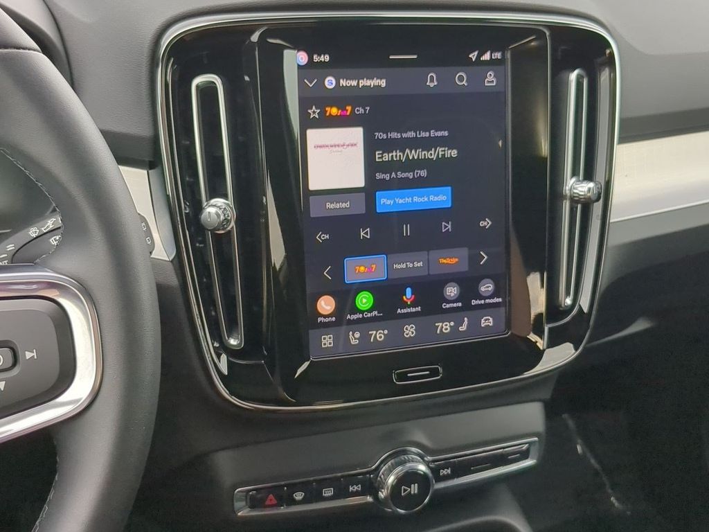 Thumbnail: 2026 Volvo XC40 - 14