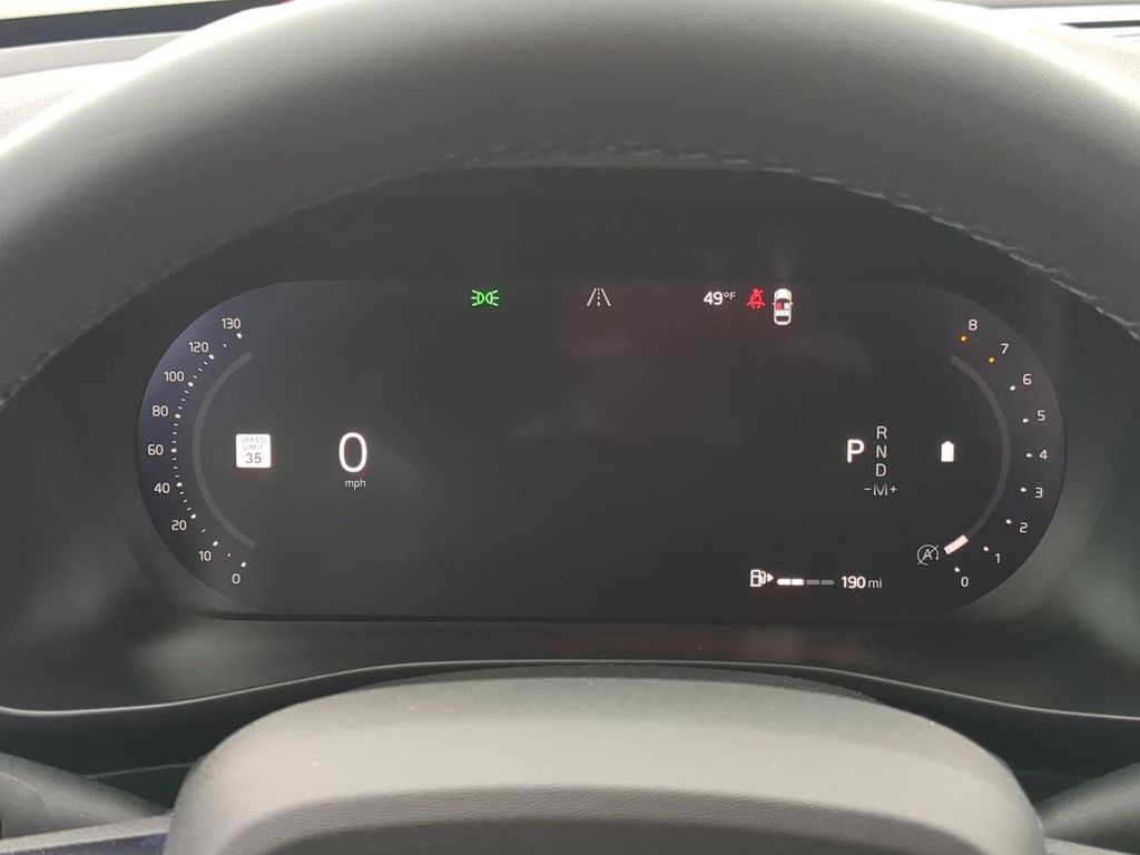 Thumbnail: 2026 Volvo XC40 - 16