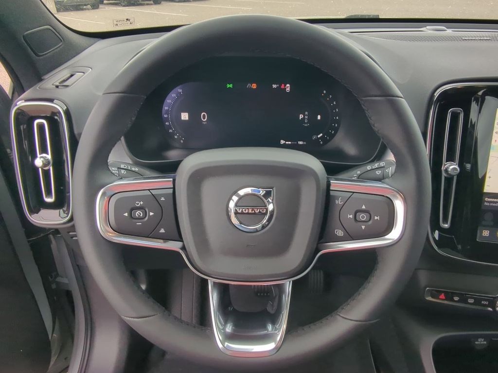 Thumbnail: 2026 Volvo XC40 - 13