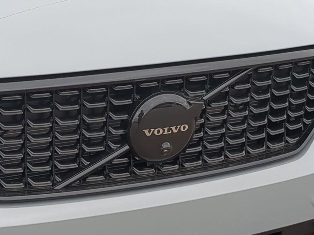 Thumbnail: 2026 Volvo XC40 - 23