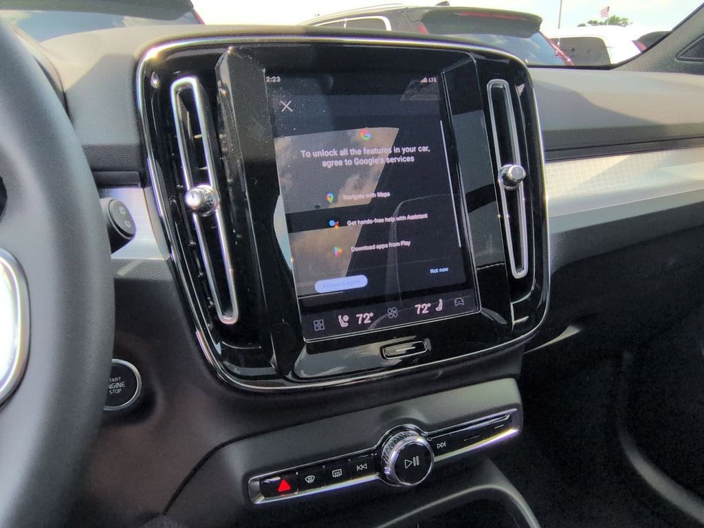 Thumbnail: 2026 Volvo XC40 - 15